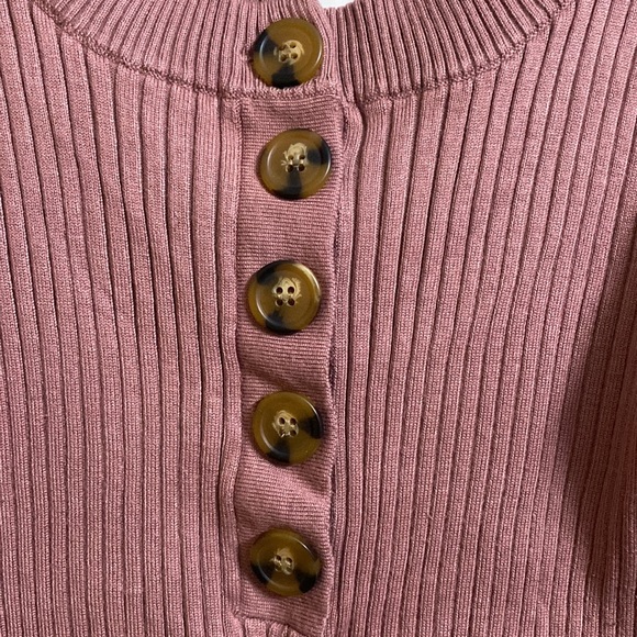 Bring on that style by pairing up this top with a jeans! #ArizonaJeanCO - Picture 4 of 4